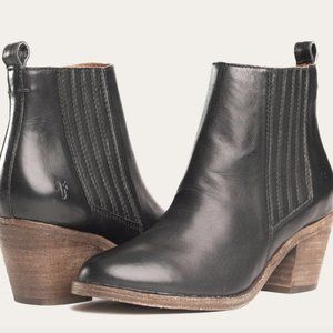 Frye Alton Chelsea Booties in Black- Size 7.5